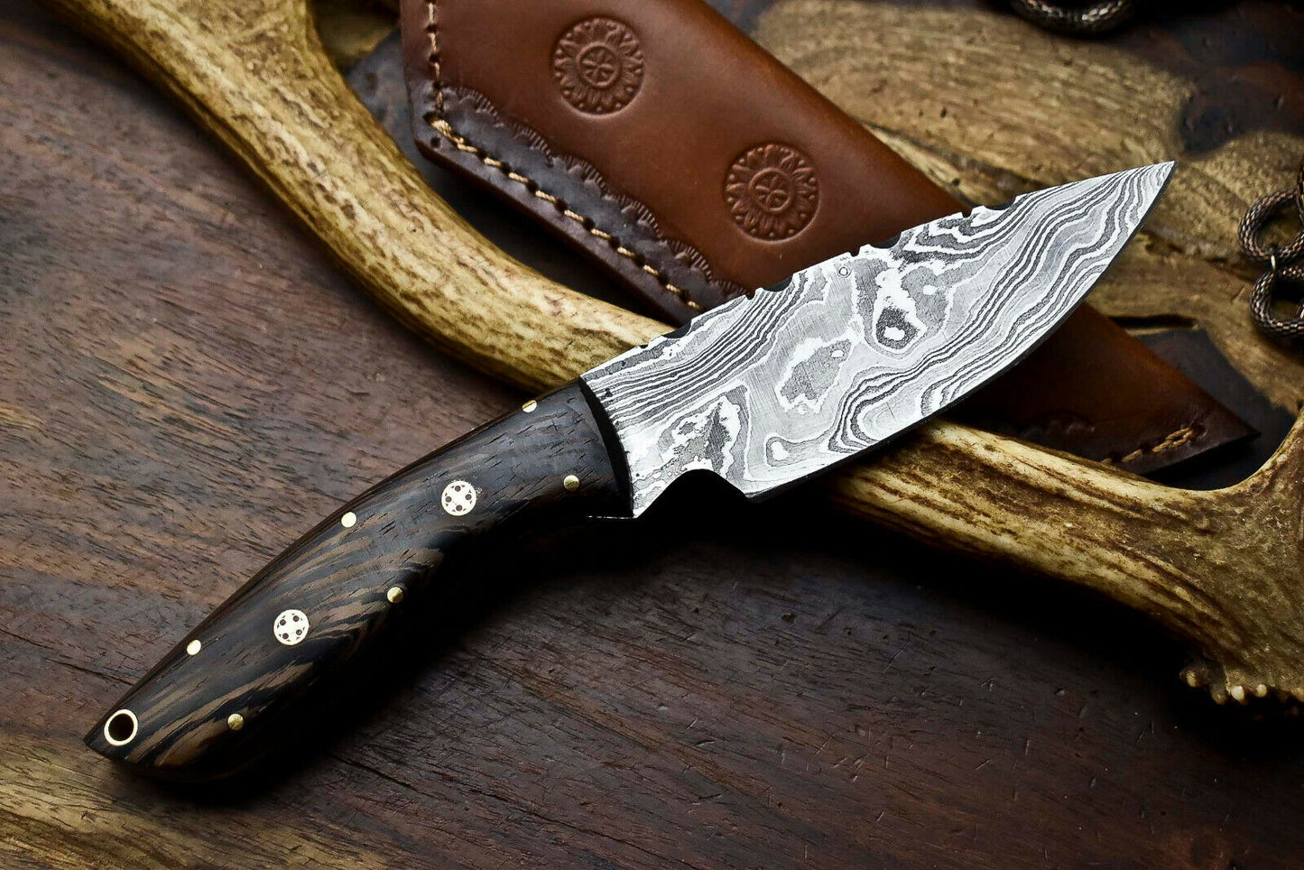 HS-608 Handmade Damascus Skinning Blade Camping Full Tang Knife
