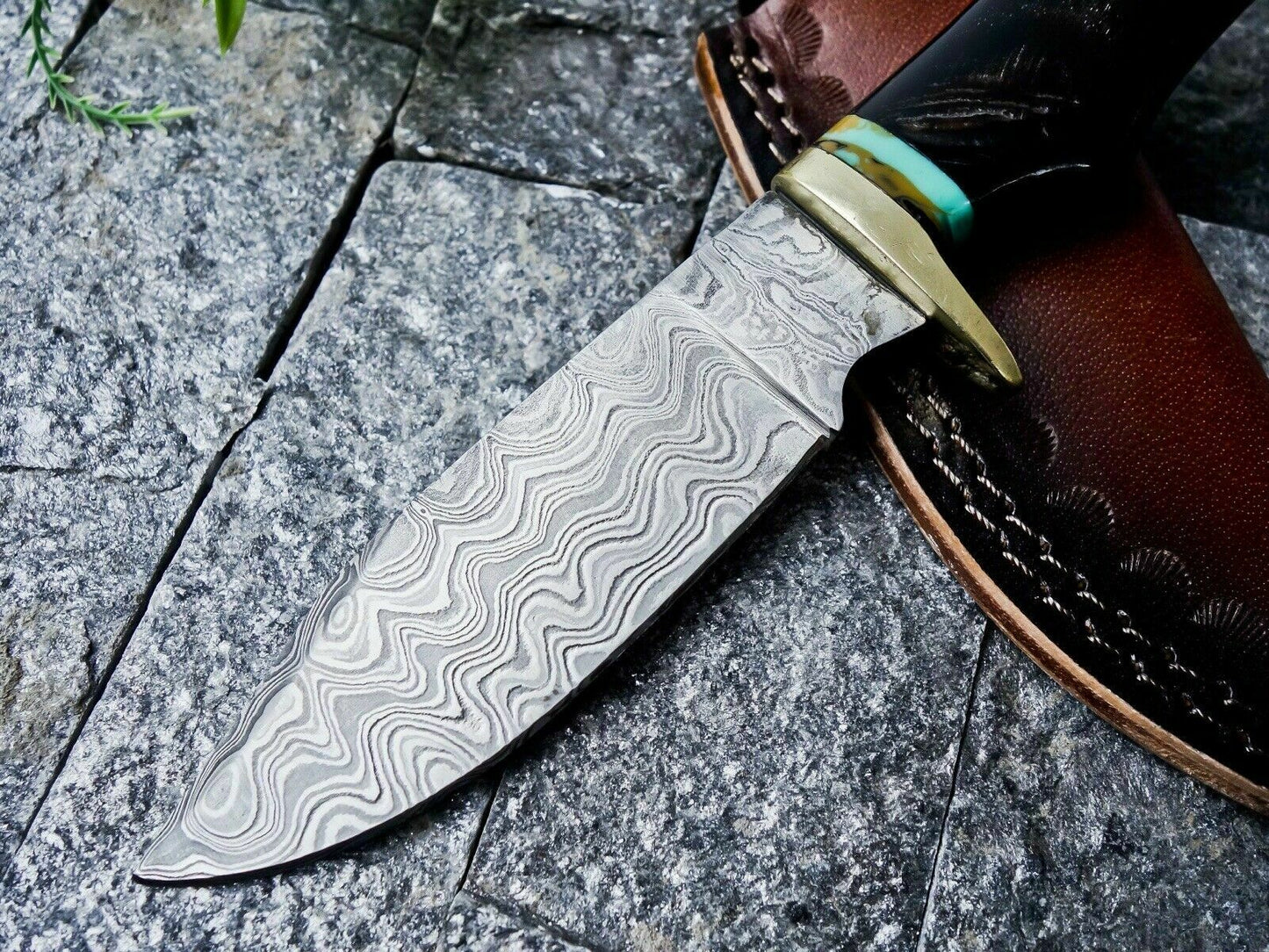 Damascus Hunting Knife – Bull Horn Handle | Brass Guard | HS-357