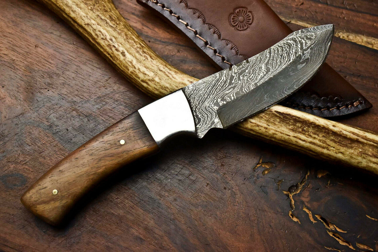HS-627 Handmade Damascus Skinning Blade Camping Full Tang Knife