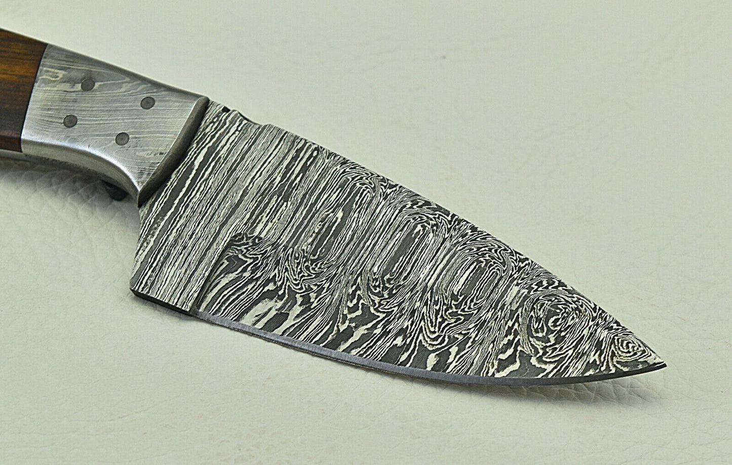 HS-586 8" Custom Handmade Damascus Steel Hunting Skinner knife With Rose Wood Handle