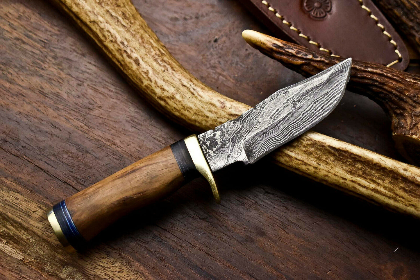 HS-716 Custom Handmade Awesome Walunt Wood Handle Damascus Steel Skinner Knife With Best Price