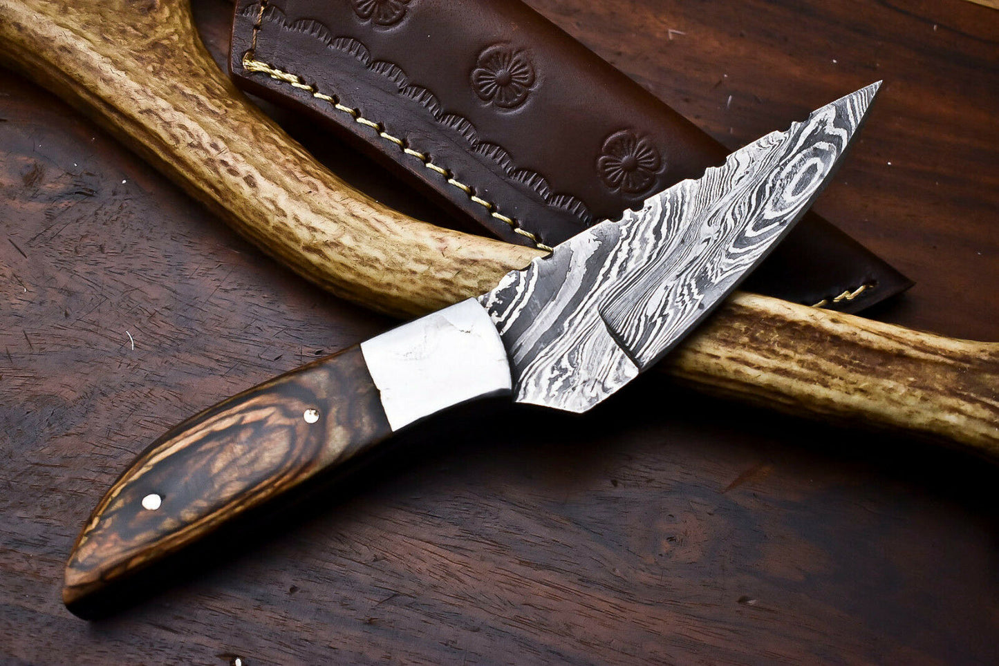 HS-566 Handmade Damascus Skinning Blade Camping Full Tang Knife