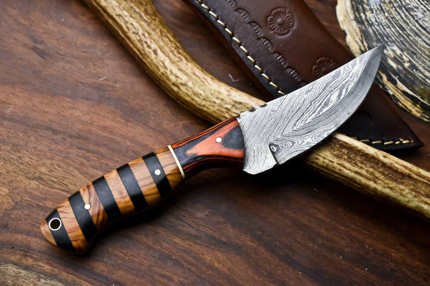 HS-564 Handmade Damascus Hunting Skinning Blade Hunter Camping Full Tang Knife