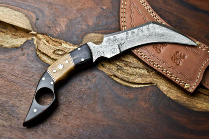 HS-898 Handmade Damascus Hunting Blade Karambit Full Tang Knife
