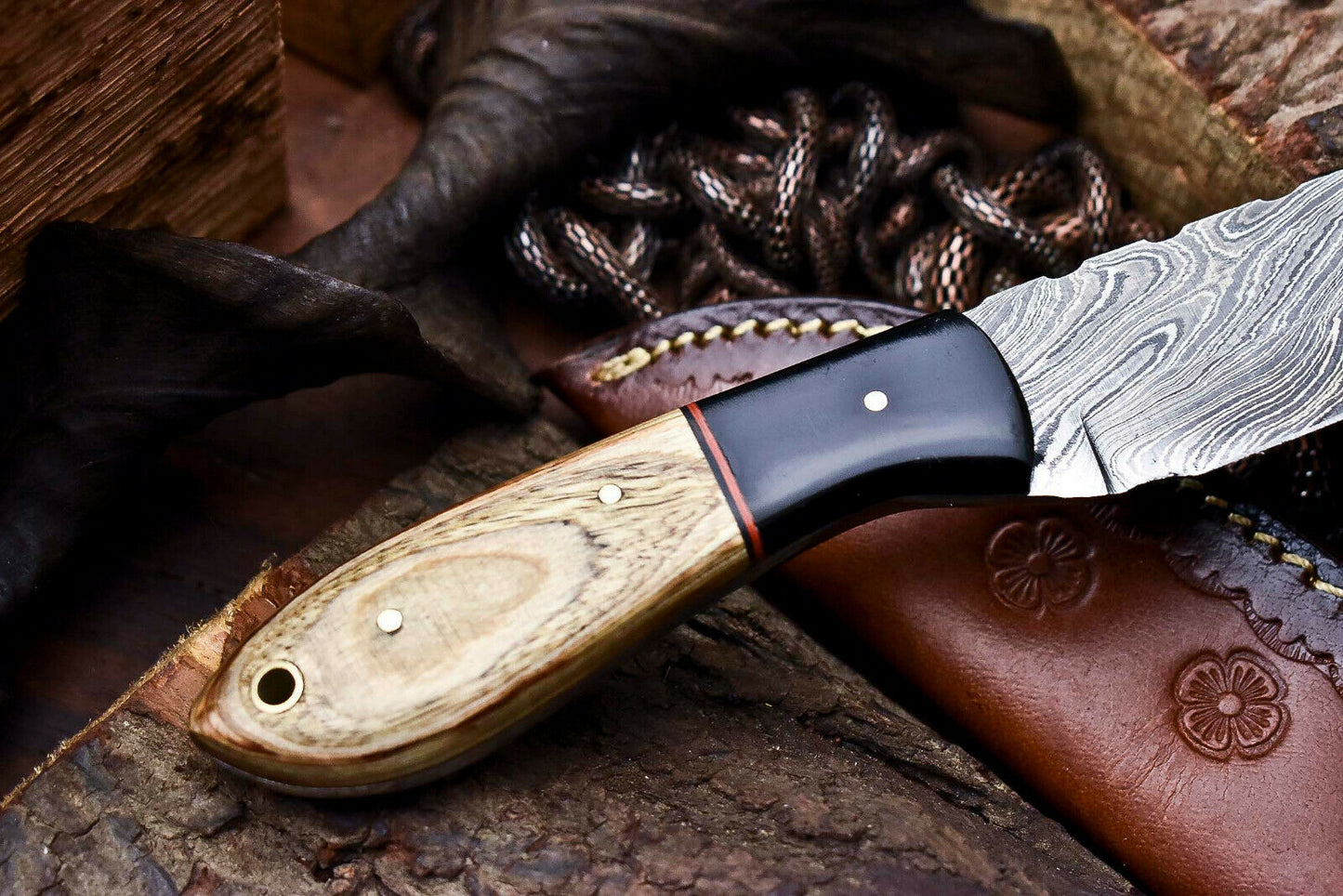 HS-701 Custom Handmade Damascus Steel Skinner Knife - Beautiful Wood Handle