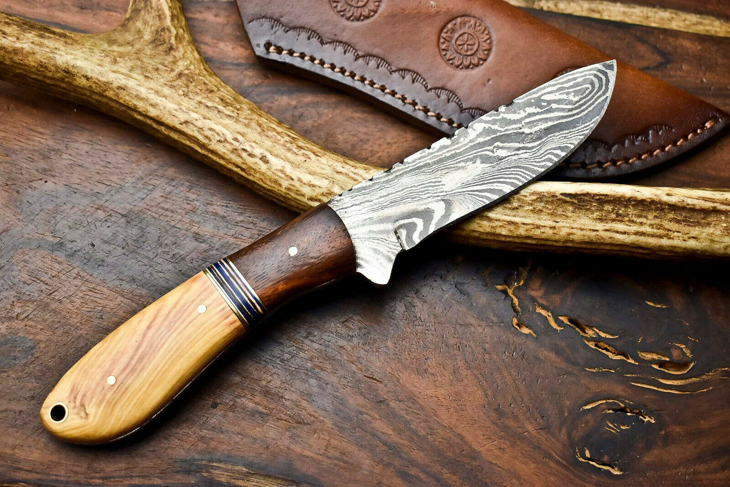 HS-604 Handmade Damascus Skinning Blade Camping Full Tang Knife