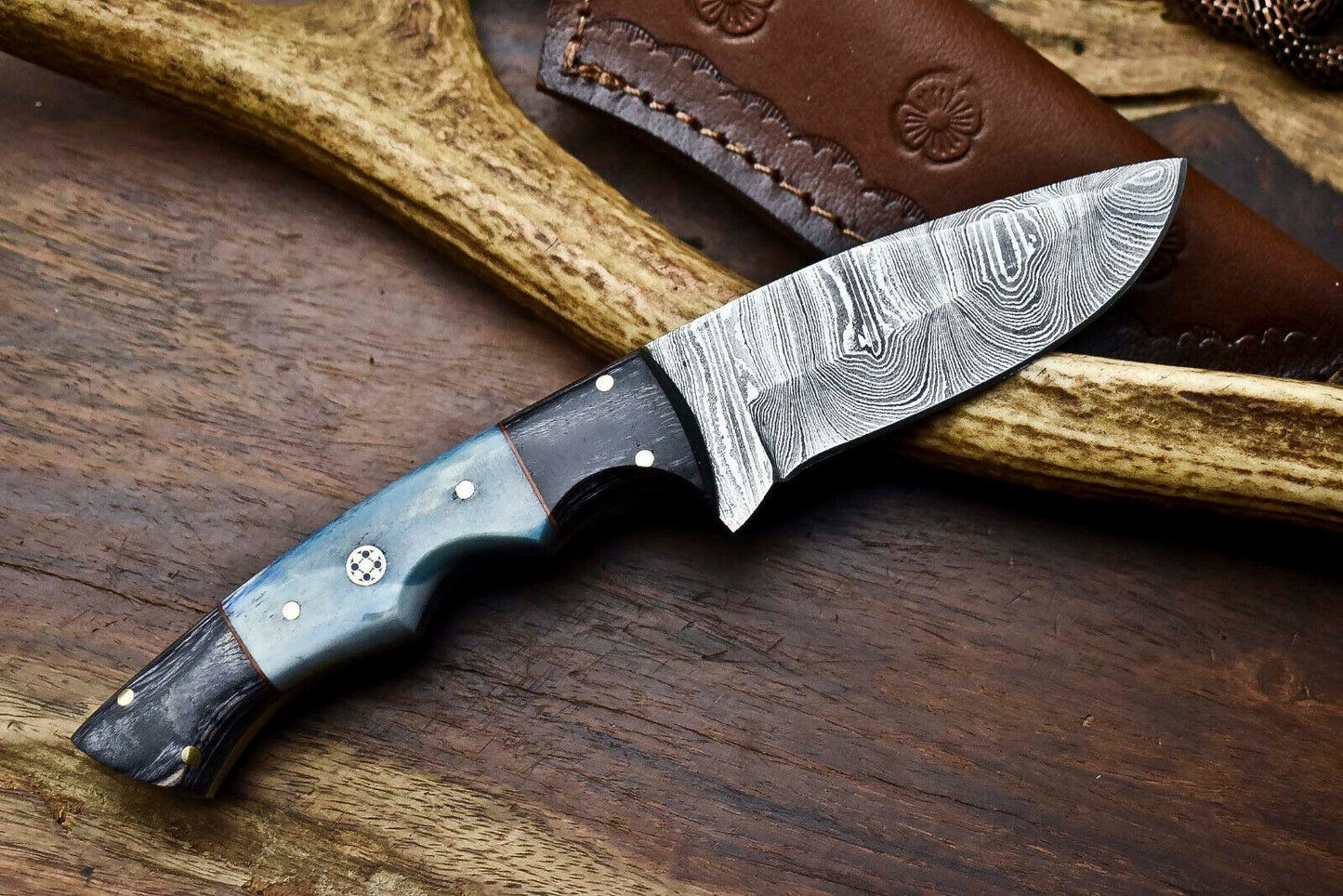 HS-644 Custom Handmade Damascus Hunting Skinning Blade Hunter Camping Full Tang Knife