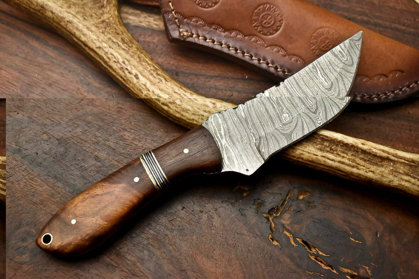 HS-597  Handmade Damascus Skinning Blade Camping Full Tang Knife