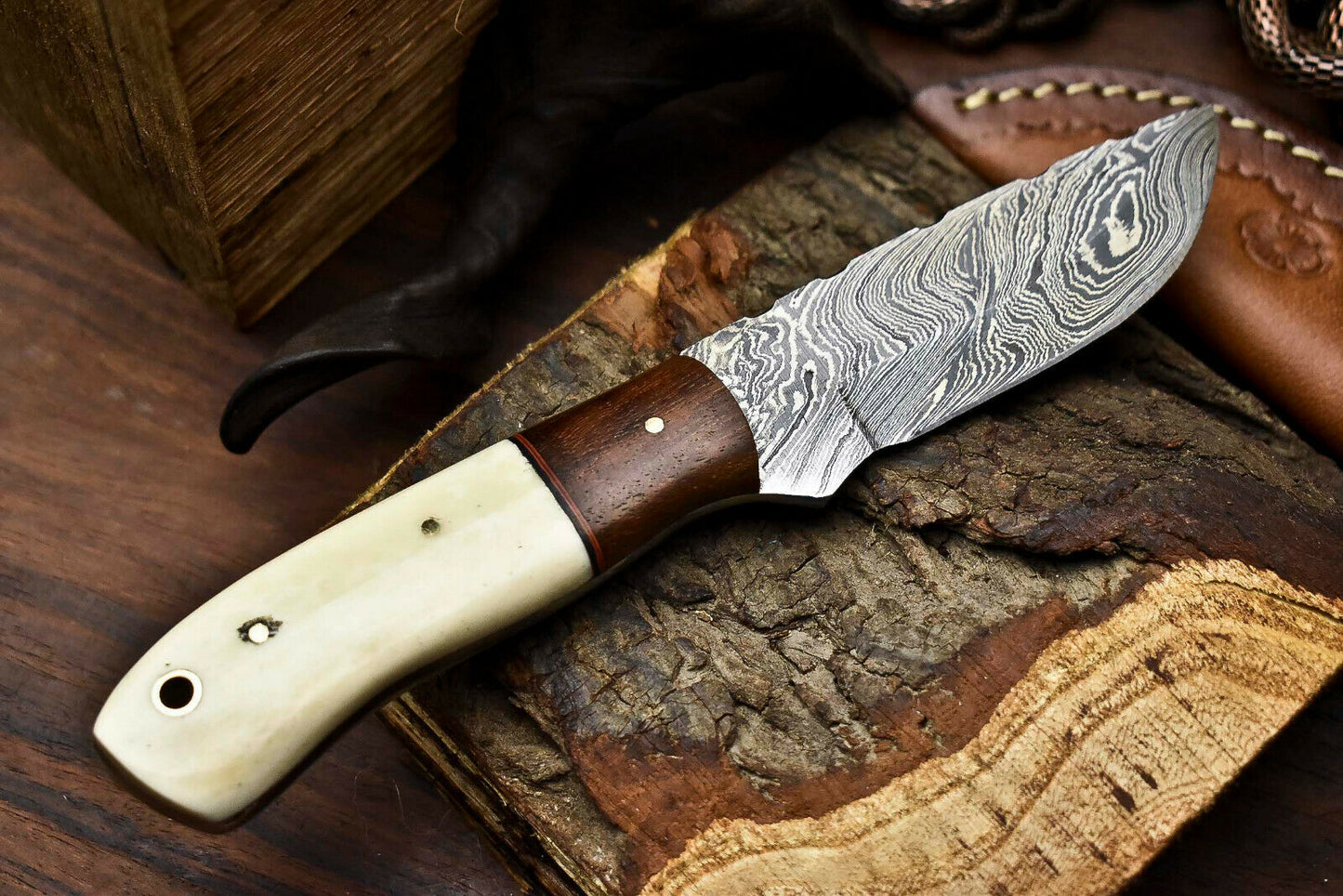 HS-654 Custom Handmade Damascus Hunting Skinning Blade Hunter Camping Full Tang Knife