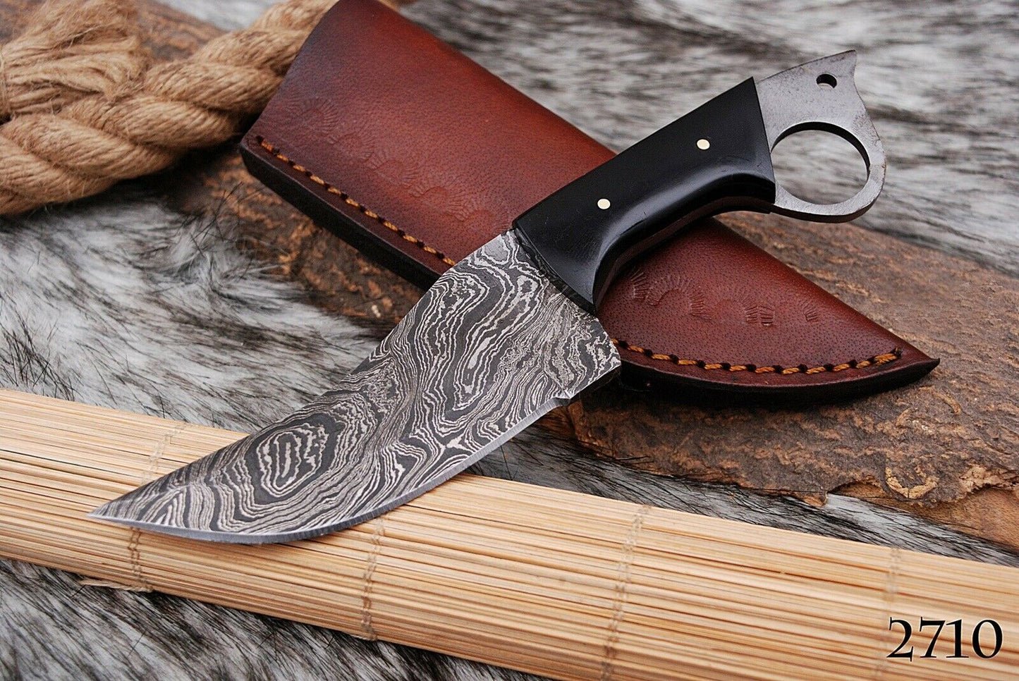 HS-436 | Custom Handmade Damascus Steel Hunitng Knife - Buffalo Horn Handle
