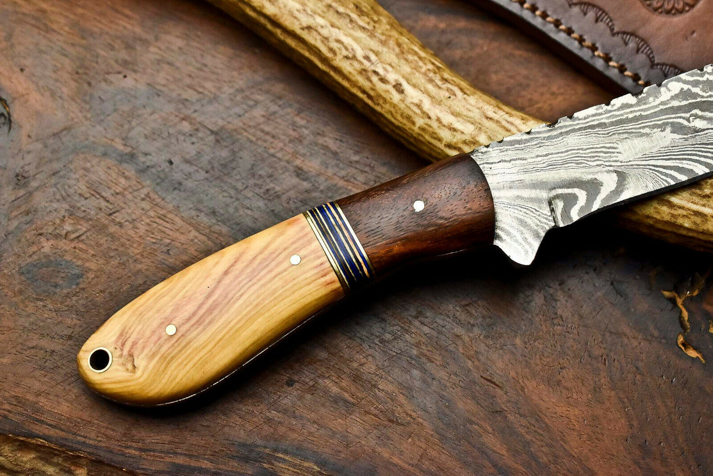HS-604 Handmade Damascus Skinning Blade Camping Full Tang Knife
