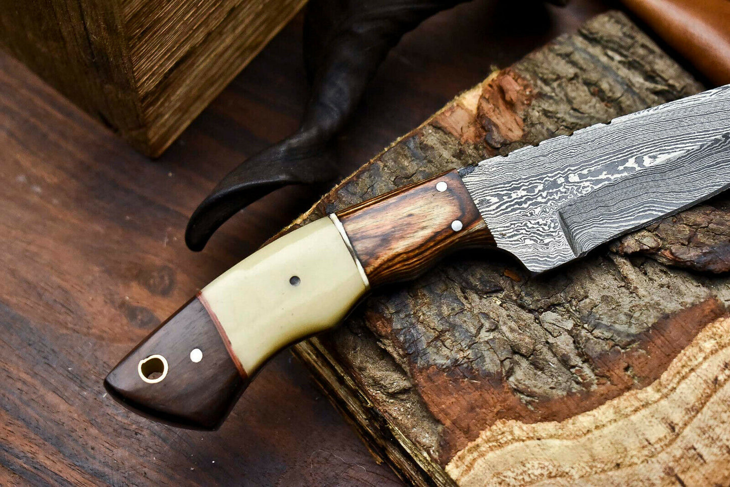 HS-638 Custom Handmade Damascus Hunting Skinning Blade Hunter Camping Full Tang Knife
