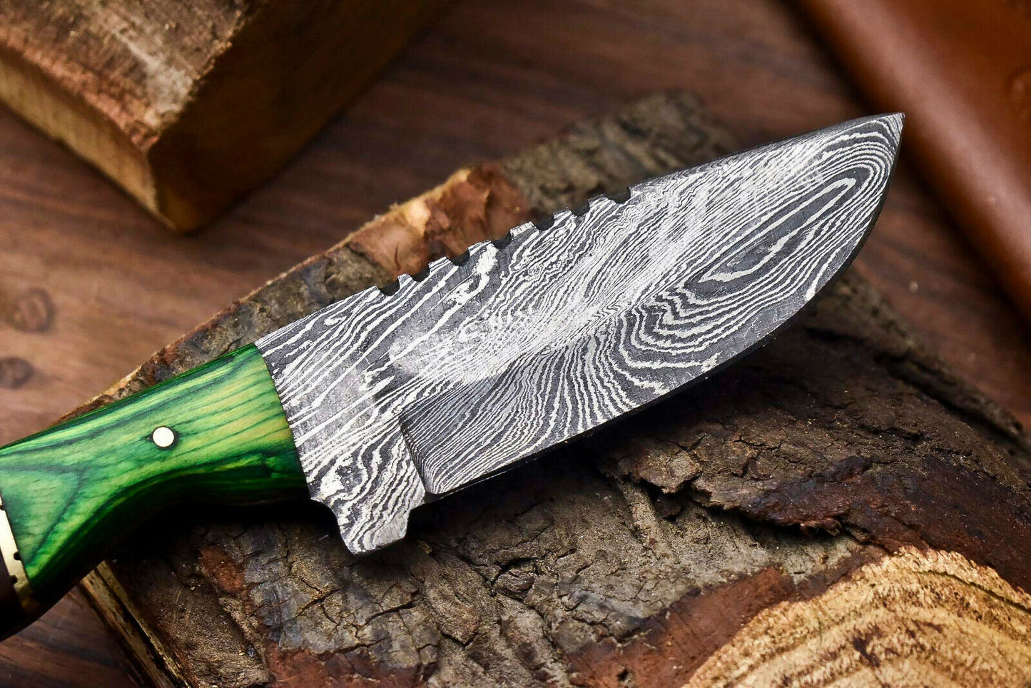 HS-677 Custom Handmade Damascus Steel Skinner Knife - Beautiful Hard Wood Handle