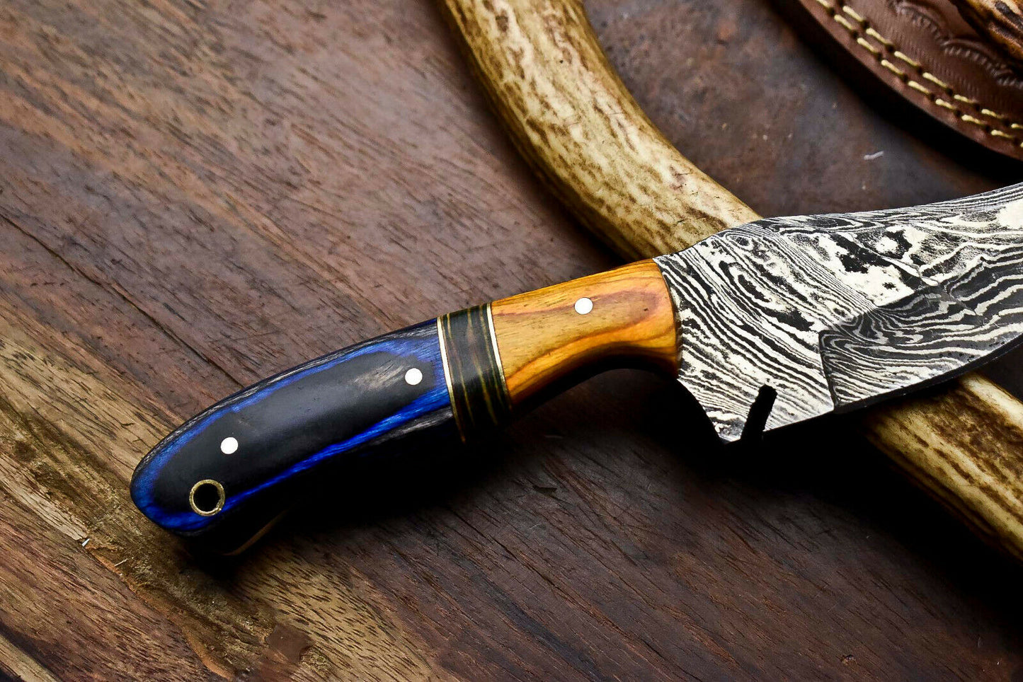 HS-694 Custom Handmade Damascus Steel Skinner Knife - Beautiful Hard Wood Handle