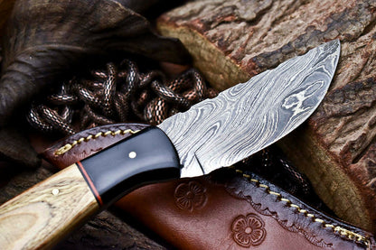 HS-701 Custom Handmade Damascus Steel Skinner Knife - Beautiful Wood Handle