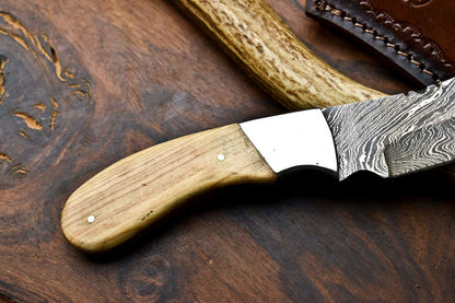 HS-603  Handmade Damascus Skinning Blade Camping Full Tang Knife