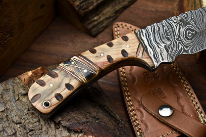 HS 657 Custom Handmade Damascus Hunting Skinning Blade Hunter Camping Full Tang Knife