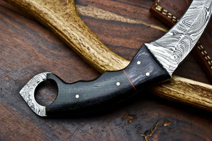 HS-900 Handmade Damascus Hunting Blade Karambit Full Tang Knife