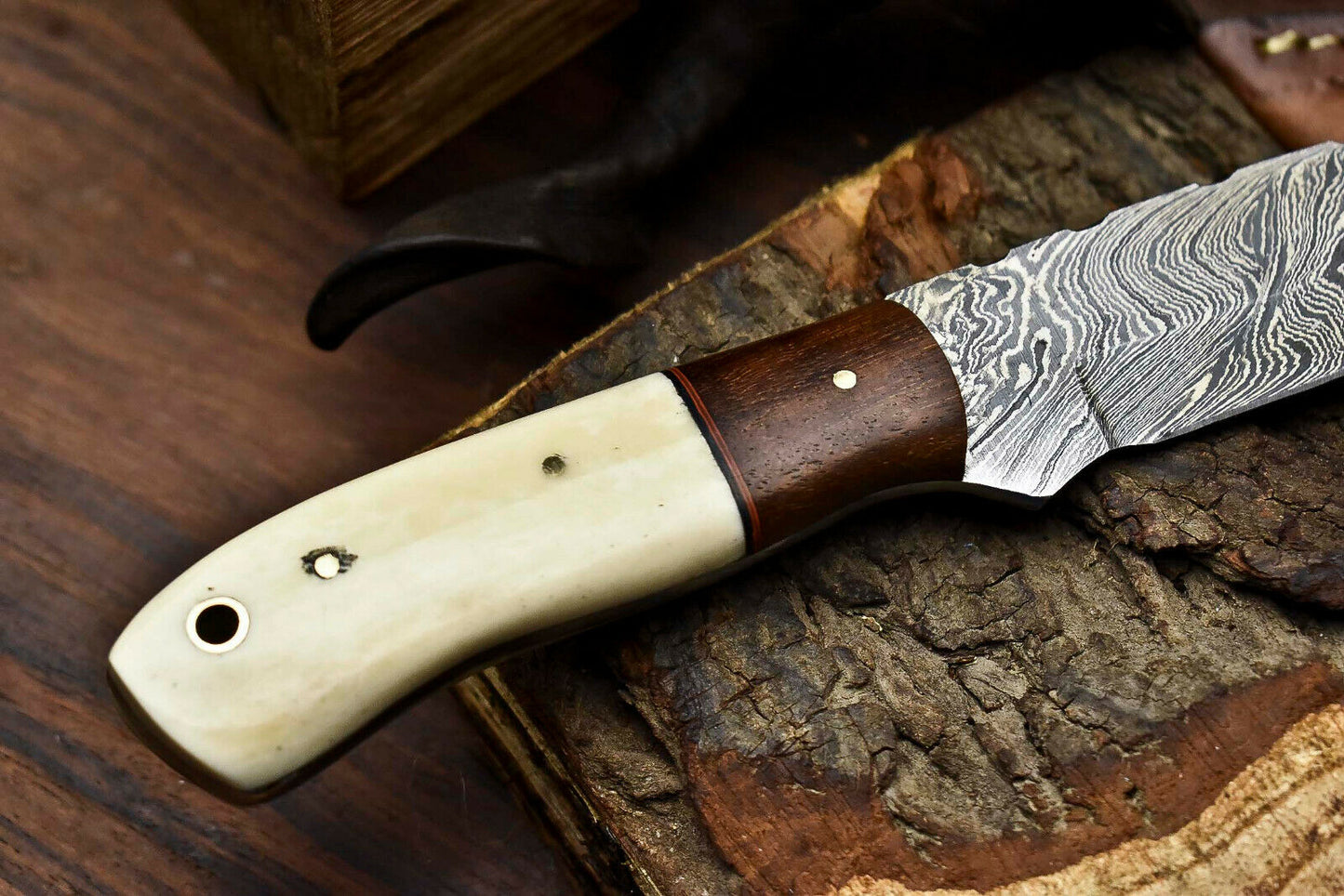 HS-654 Custom Handmade Damascus Hunting Skinning Blade Hunter Camping Full Tang Knife