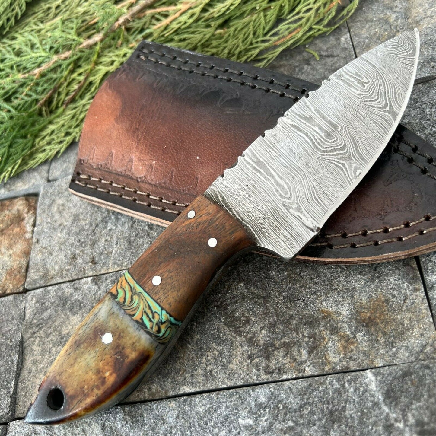 HS-583 Custom Handmade Damascus Steel Hunting Knife Full Tang Skinner Knife