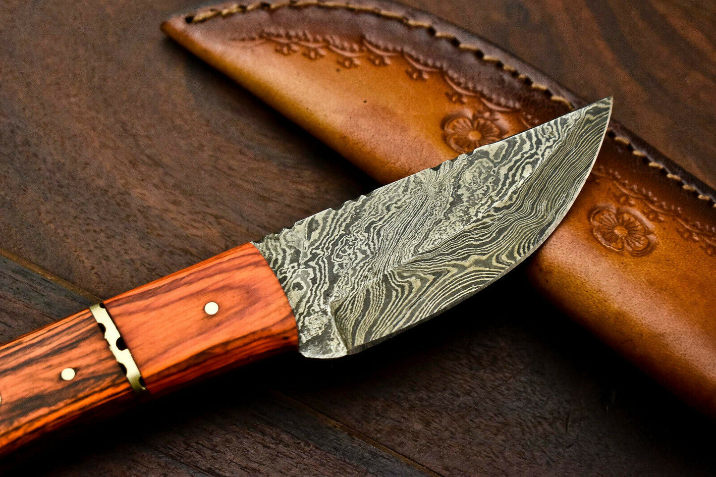 HS-607 Custom Handmade Damascus Hunting Skinning Blade Hunter Camping Full Tang Knife