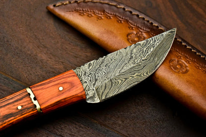 HS-607 Custom Handmade Damascus Hunting Skinning Blade Hunter Camping Full Tang Knife