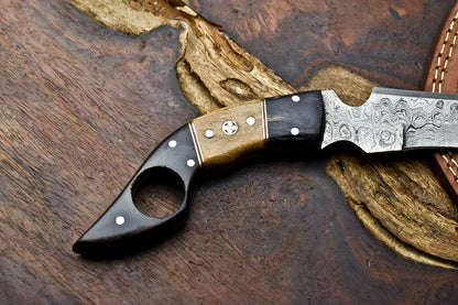HS-898 Handmade Damascus Hunting Blade Karambit Full Tang Knife