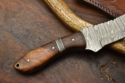 HS-597  Handmade Damascus Skinning Blade Camping Full Tang Knife