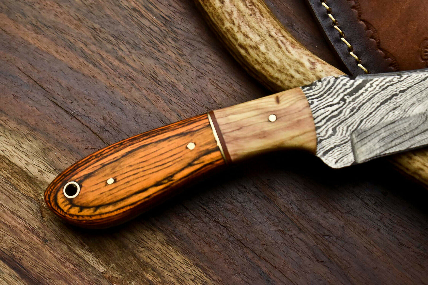 HS-658 Custom Handmade Damascus Steel Skinner Knife - Beautiful Hard Wood Handle