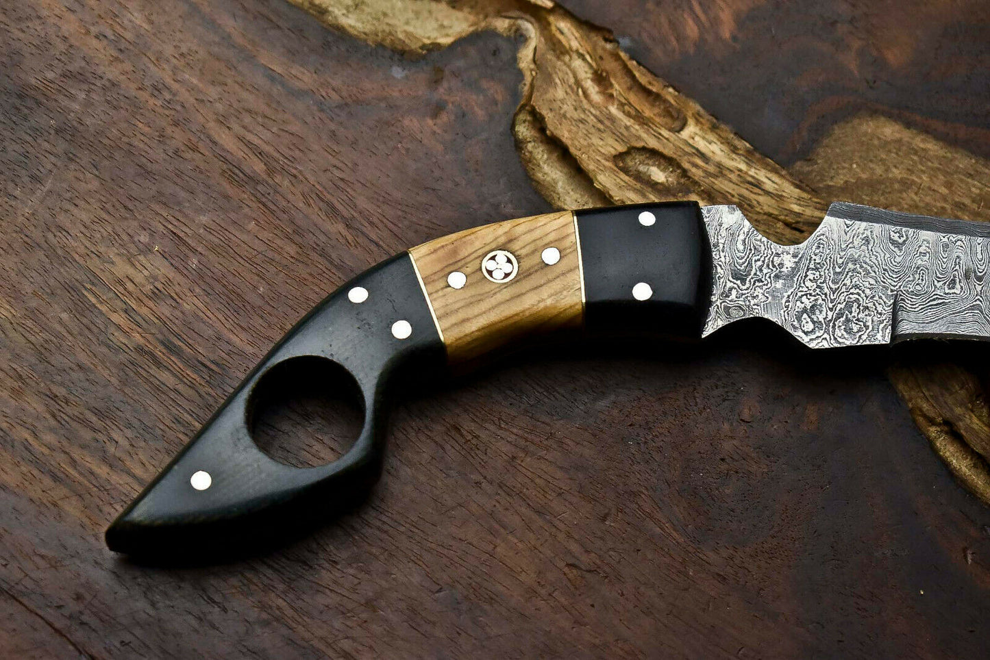 HS-896 Handmade Damascus Hunting Blade Karambit Full Tang Knife