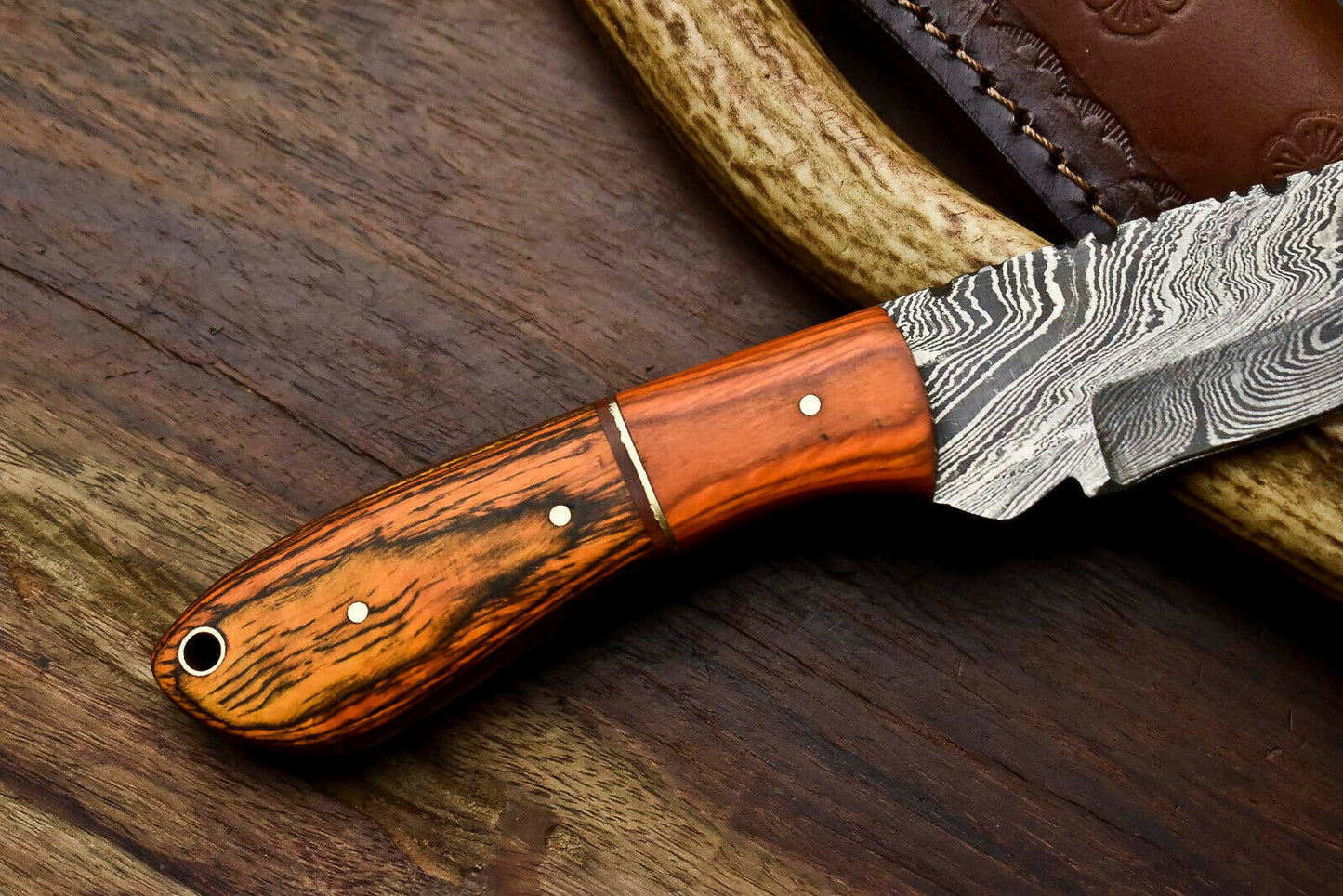 HS-670 Custom Handmade Damascus Steel Skinner Knife - Beautiful Hard Wood Handle