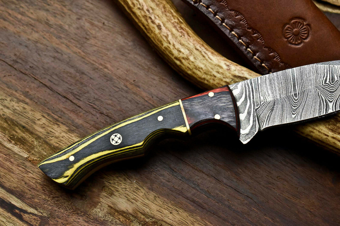HS-643 Custom Handmade Damascus Hunting Skinning Blade Hunter Camping Full Tang Knife