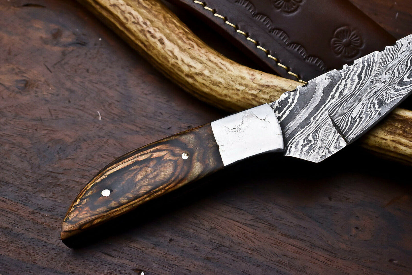 HS-566 Handmade Damascus Skinning Blade Camping Full Tang Knife