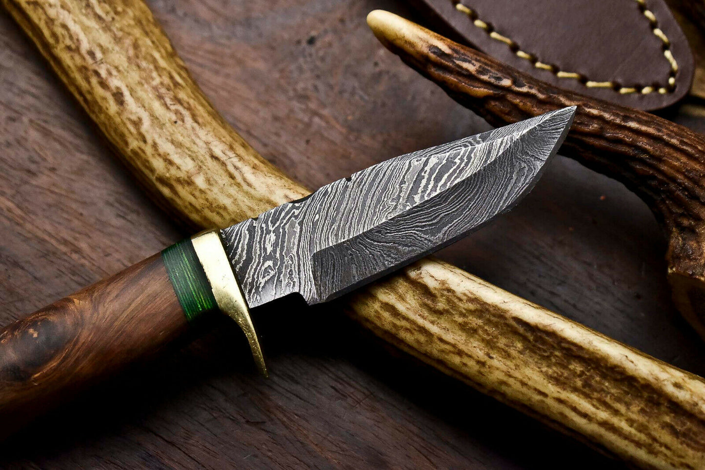 HS-714 Custom Handmade Awesome Walunt Wood Handle Damascus Steel Skinner Knife With Best Price