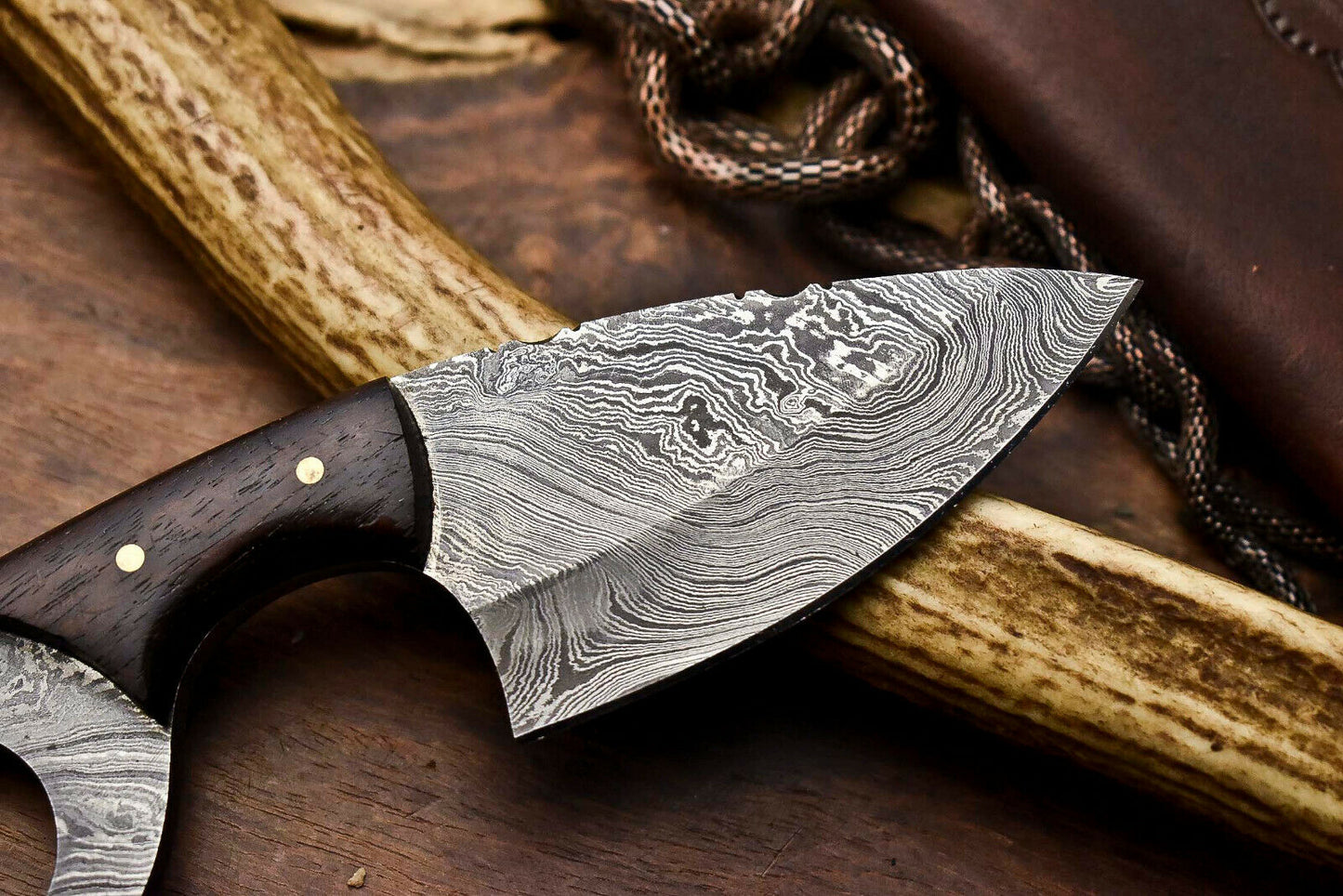 HS-678 Custom Handmade Damascus Steel Skinner Knife - Beautiful Wood Handle