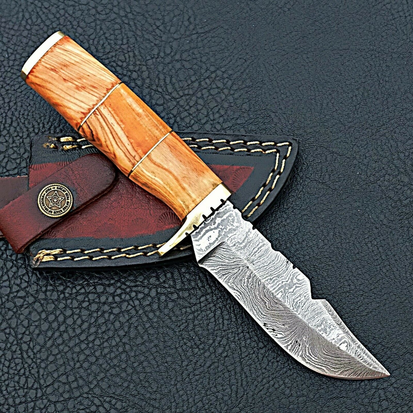 HS-425 | Custom Handmade Damascus Steel Hunting Knife - Beautiful Wood Handle