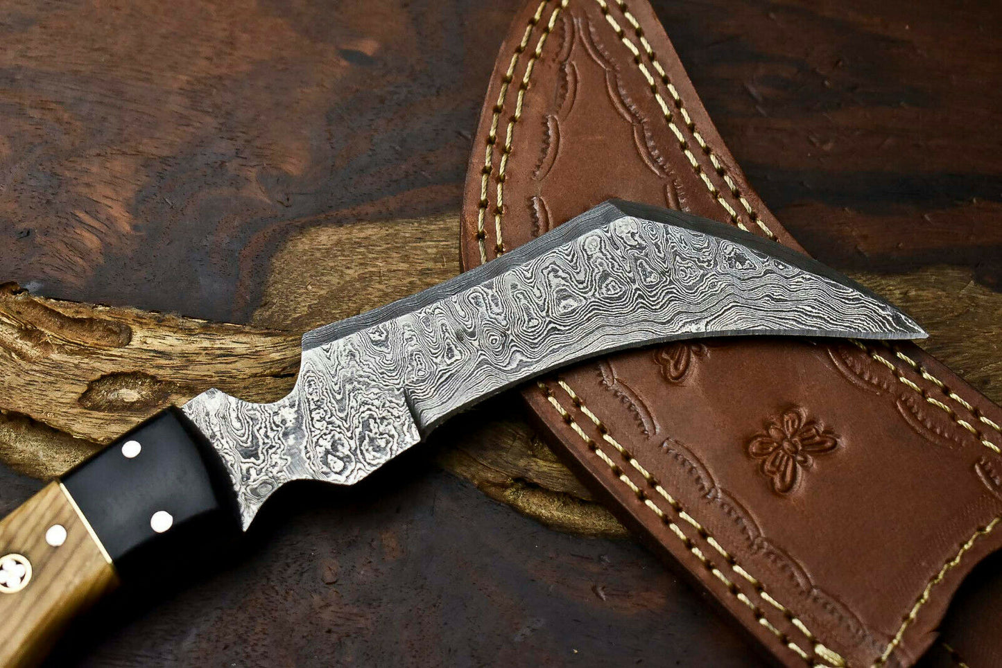 HS-896 Handmade Damascus Hunting Blade Karambit Full Tang Knife