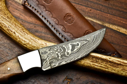 HS-623 Handmade Damascus Skinning Blade Camping Full Tang Knife