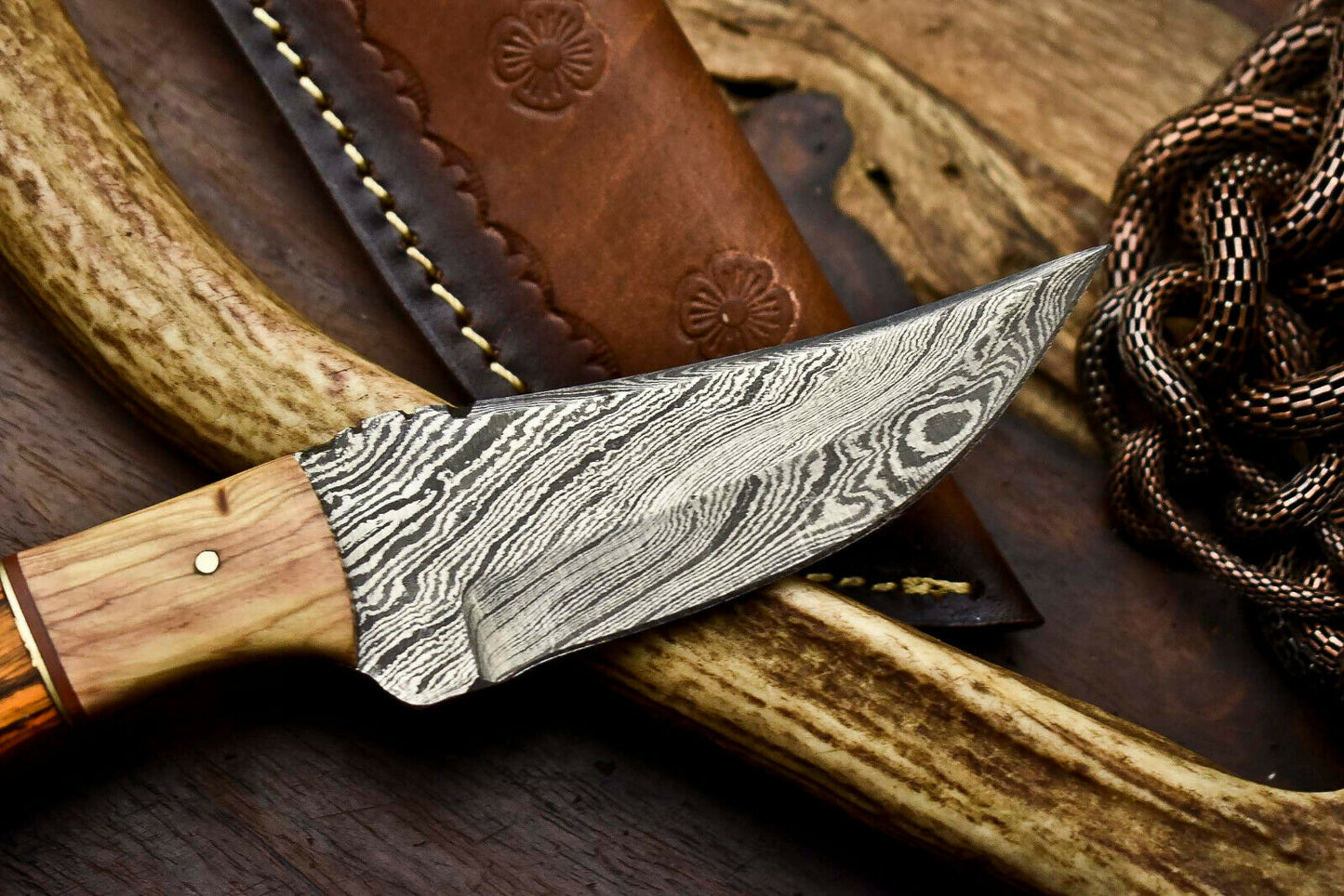 HS-658 Custom Handmade Damascus Steel Skinner Knife - Beautiful Hard Wood Handle
