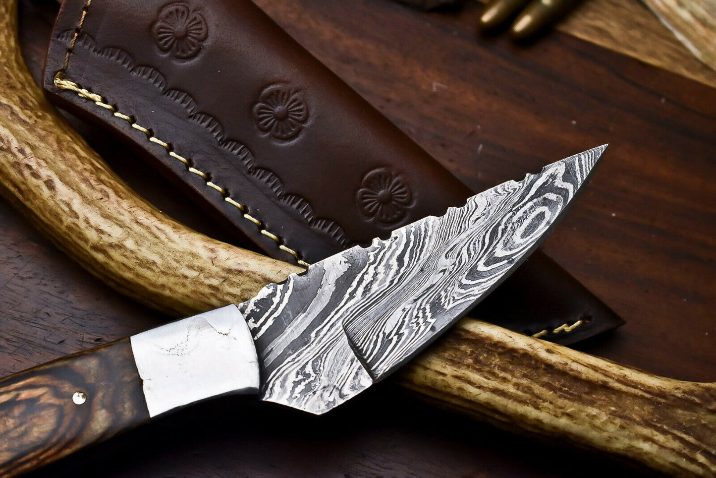 HS-566 Handmade Damascus Skinning Blade Camping Full Tang Knife