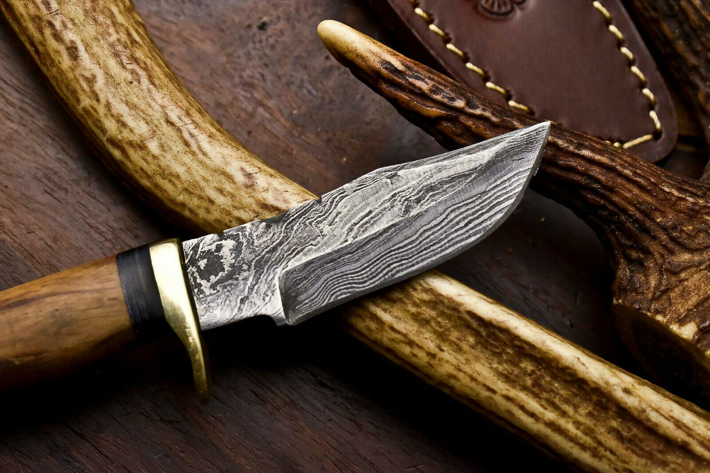 HS-716 Custom Handmade Awesome Walunt Wood Handle Damascus Steel Skinner Knife With Best Price