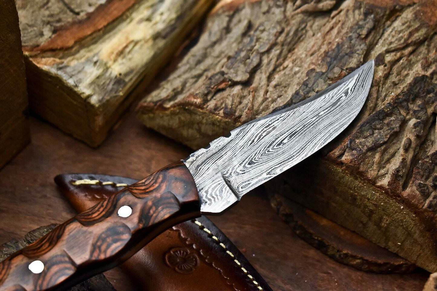HS-656 Custom Handmade Damascus Hunting Skinning Blade Hunter Camping Full Tang Knife