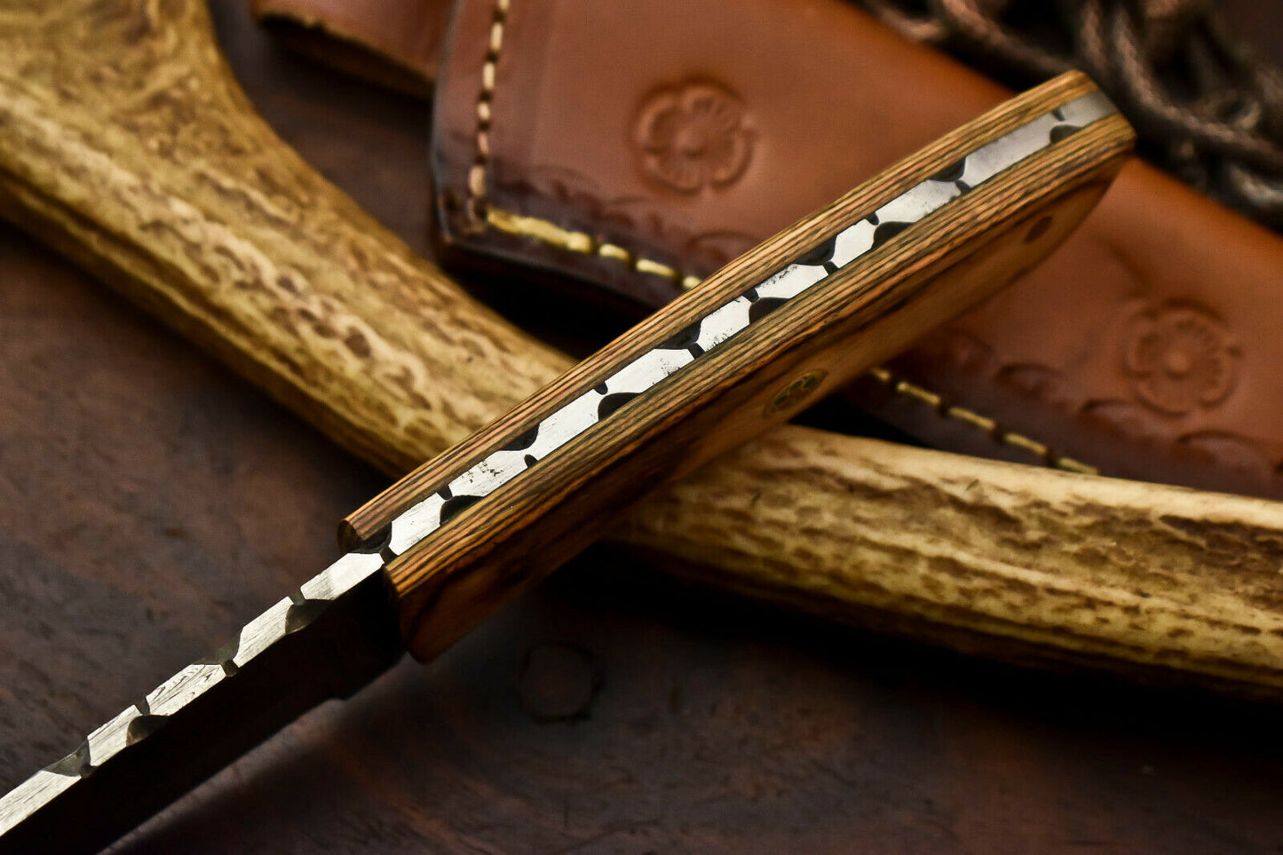 HS-610 Custom Handmade Damascus Hunting Skinning Blade Hunter Camping Full Tang Knife