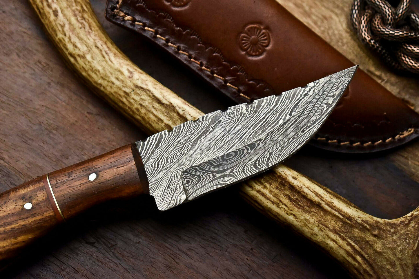 HS-682 Custom Handmade Damascus Steel Skinner Knife - Beautiful Wood Handle