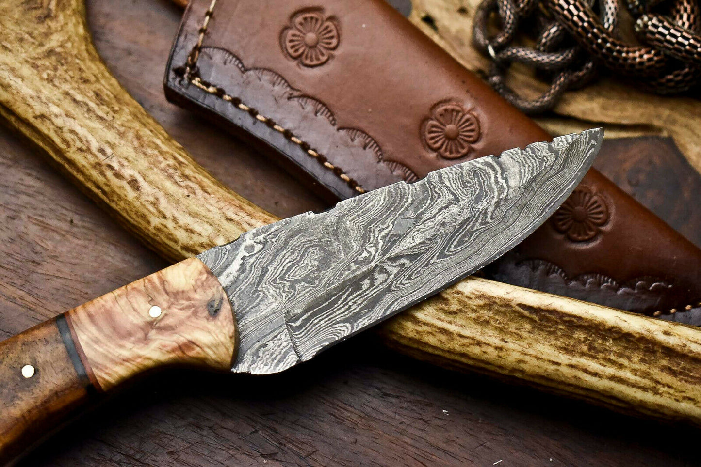 HS-692 Custom Handmade Damascus Steel Skinner Knife - Beautiful Wood Handle