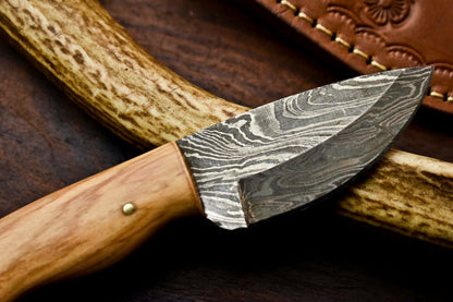 HS-611 Handmade Damascus Skinning Blade Camping Full Tang Knife