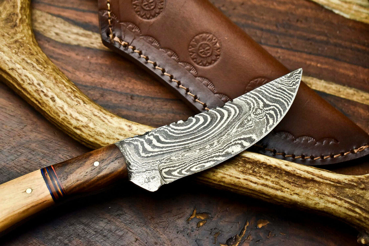 HS-605 Handmade Damascus Skinning Blade Camping Full Tang Knife
