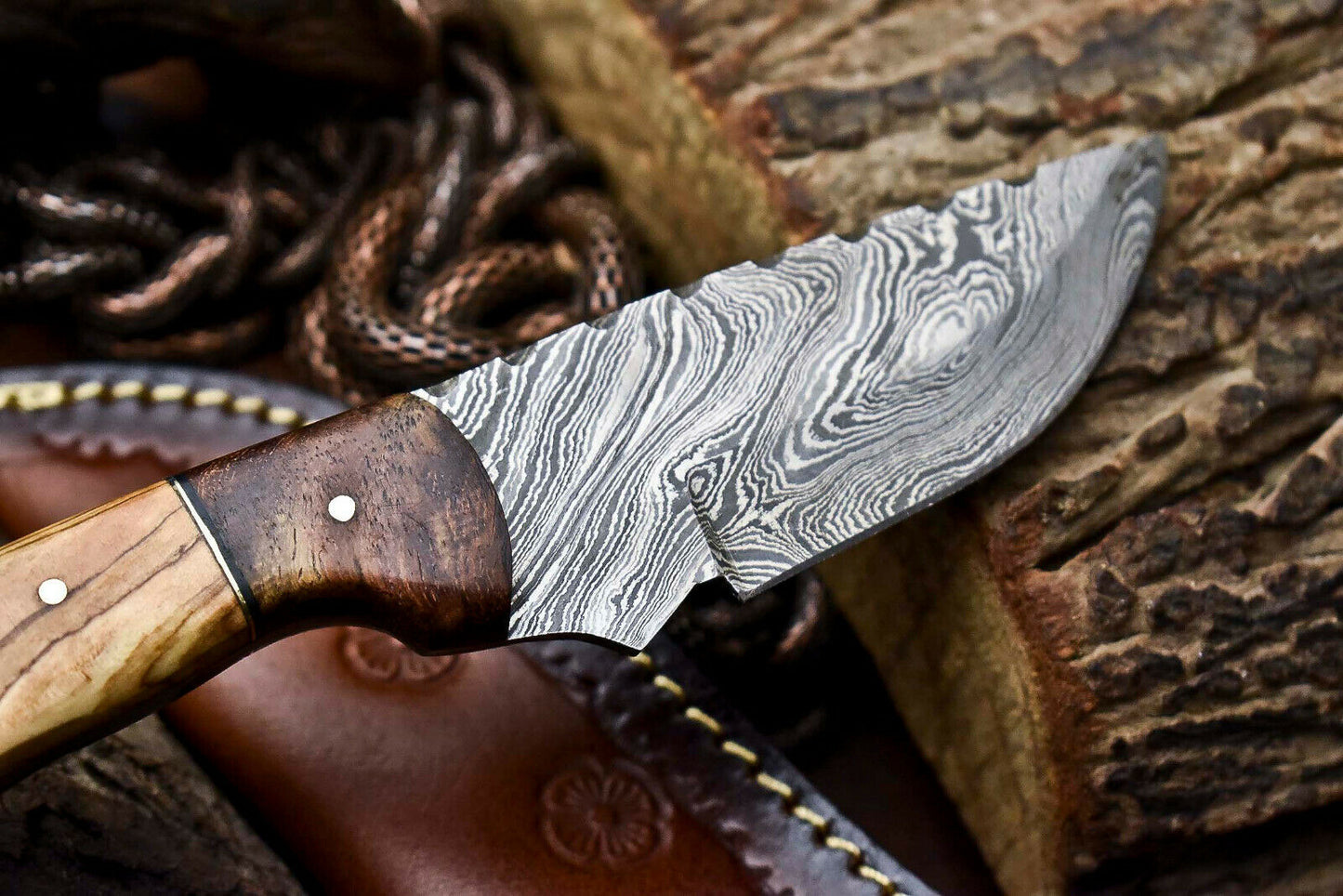 HS-702 Custom Handmade Damascus Steel Skinner Knife - Beautiful Wood Handle