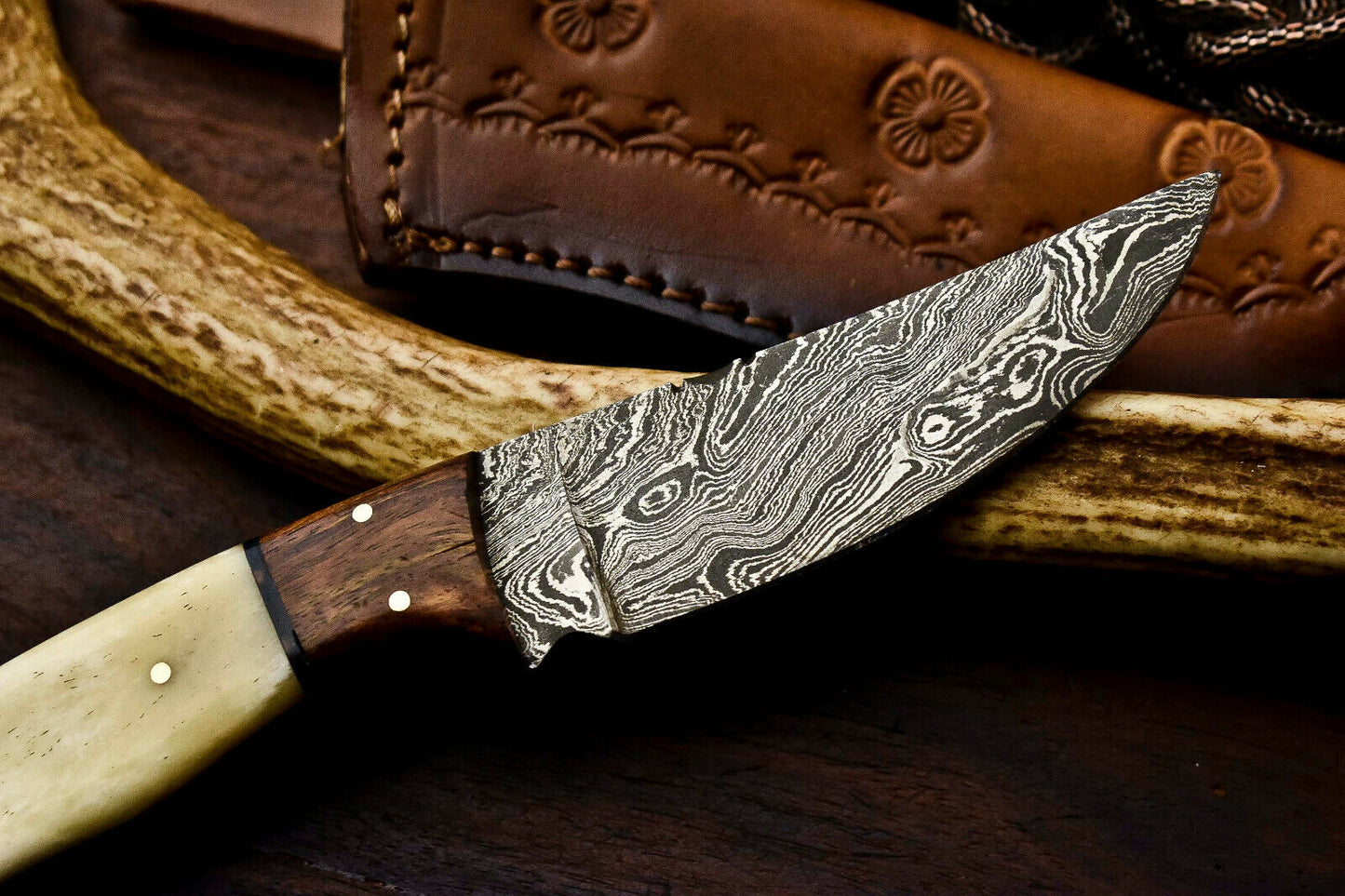 HS-625 Handmade Damascus Skinning Blade Camping Full Tang Knife