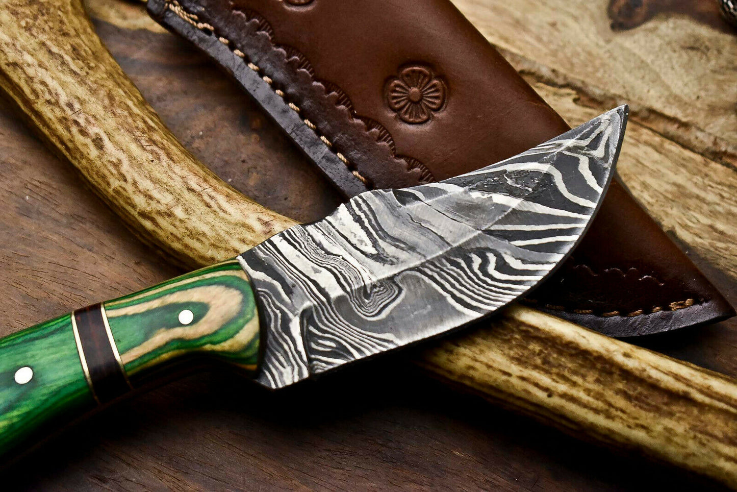 HS-672 Custom Handmade Damascus Steel Skinner Knife - Beautiful Hard Wood Handle